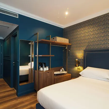 Πανσιόν Seven 4*